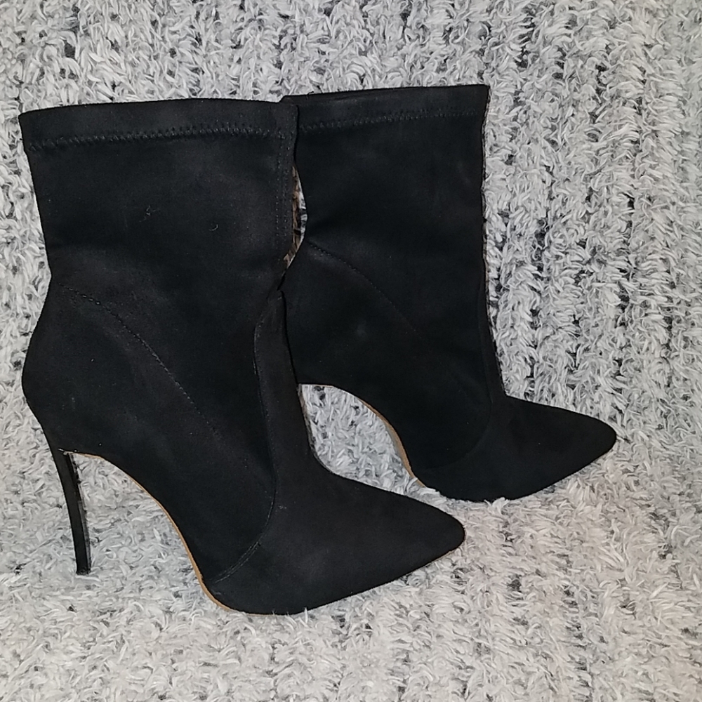 5 for $20  SALE!!! size 8 microsuede booties